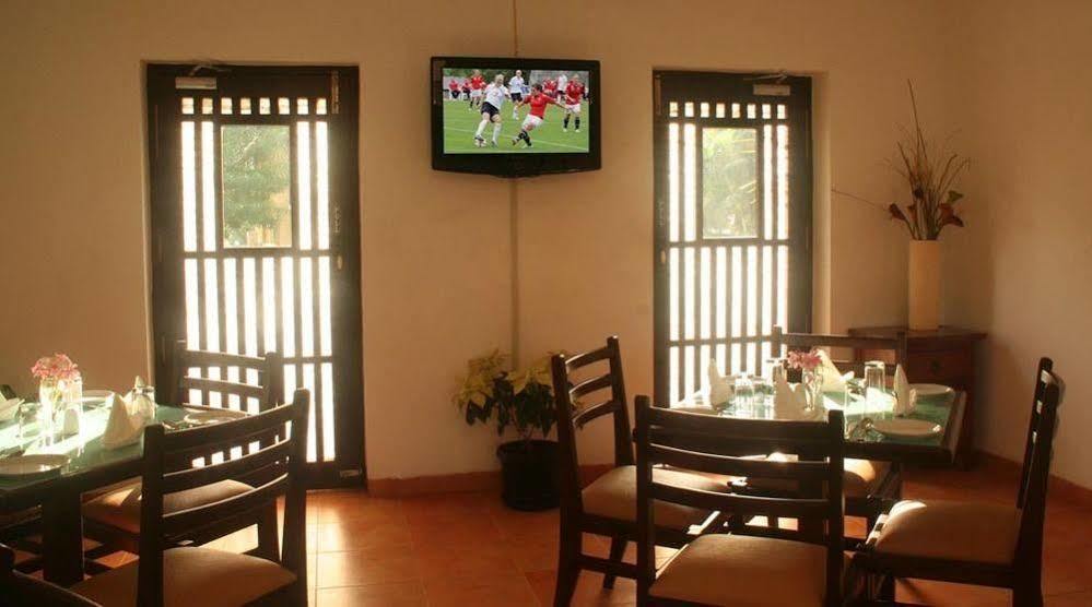 White Square Nirvana, Parra Mapusa Exterior foto